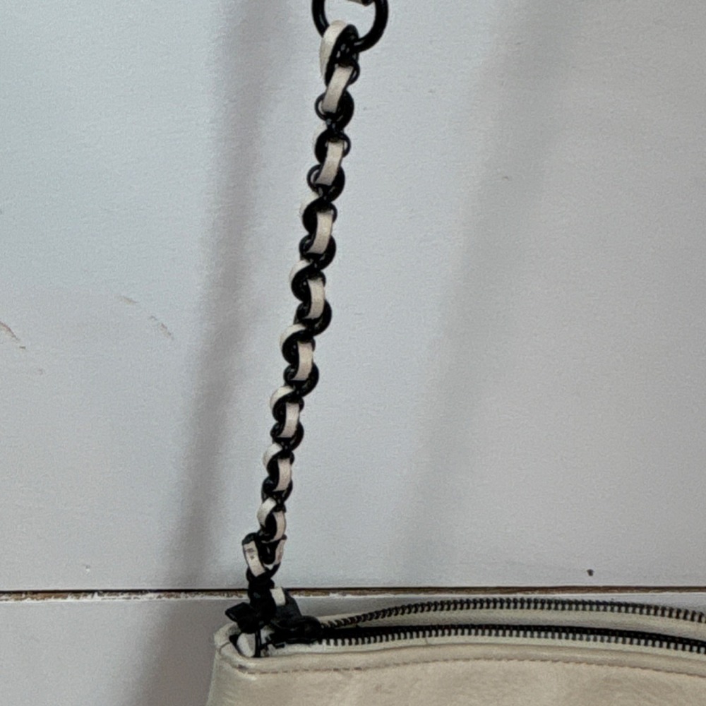 Elliott Lucca Ivory Shoulder Bag with Peacock Feather hand painted. - Picture 5 of 13